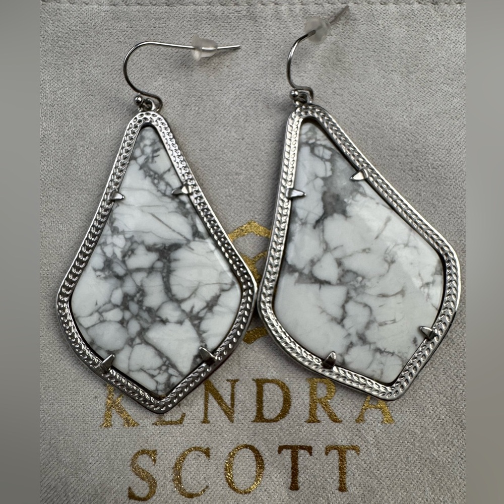 Kendra Scott Alexandra Earrings 
Rhodium and White Howlite